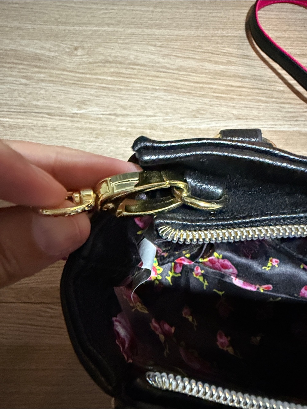 Betsey Johnson Black Cream Sequined Crossbody with Hot Pink Strap & Tassel Star - Picture 13 of 15